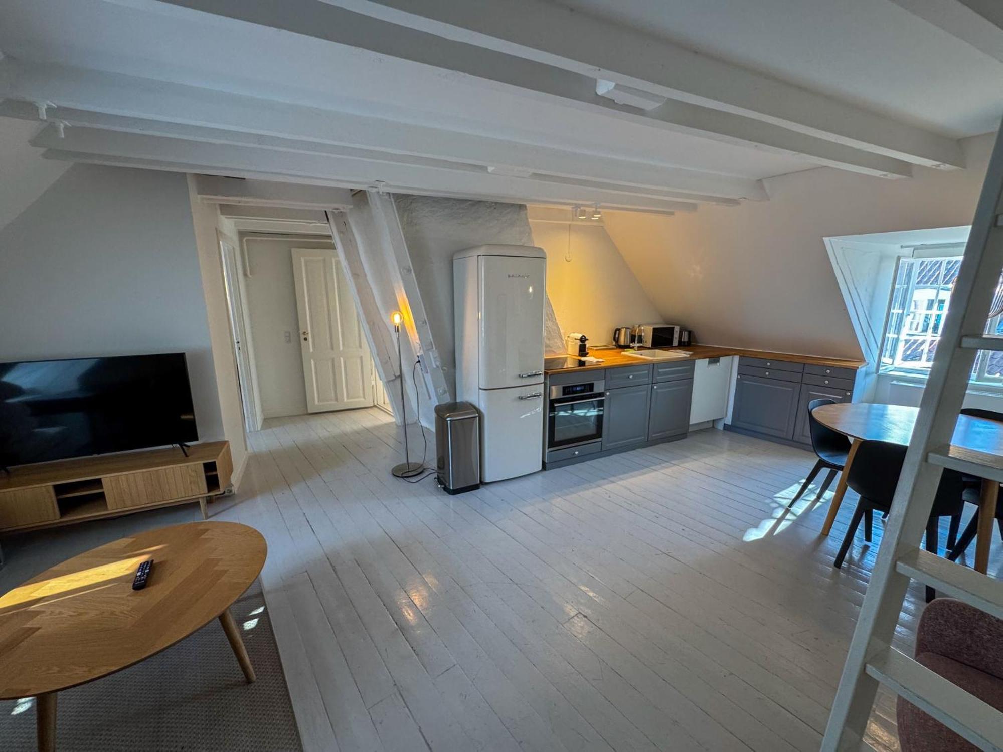 Cozy Apartments In Heart Of Copenhagen Near Stroget & Hojbro Plads Exterior photo